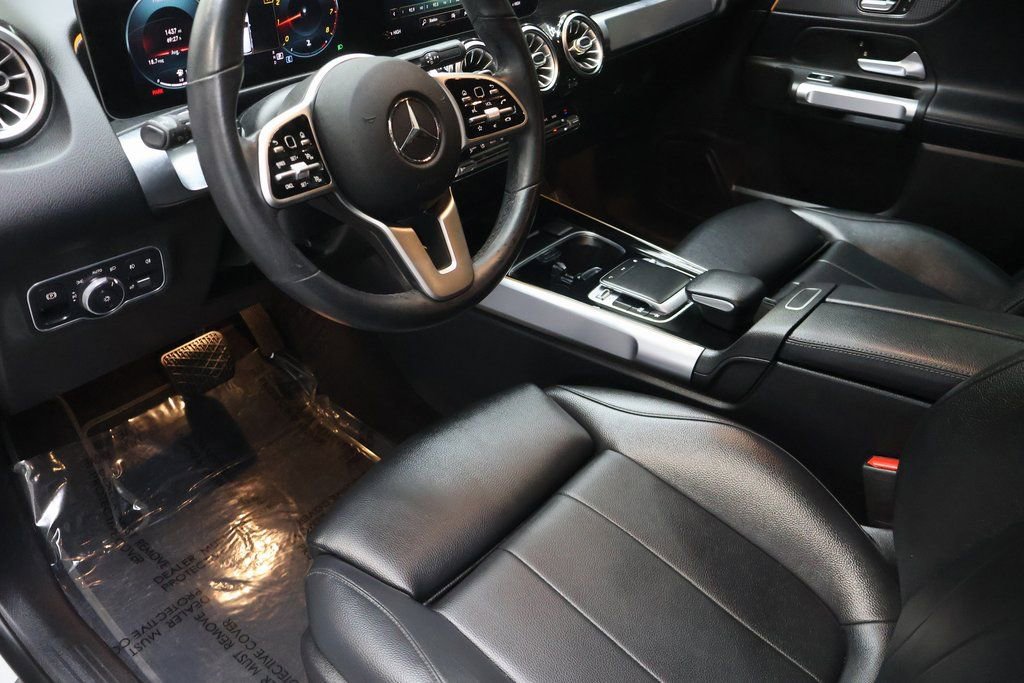 Used 2020 Mercedes-Benz GLB 250 w/ Premium Package image 18
