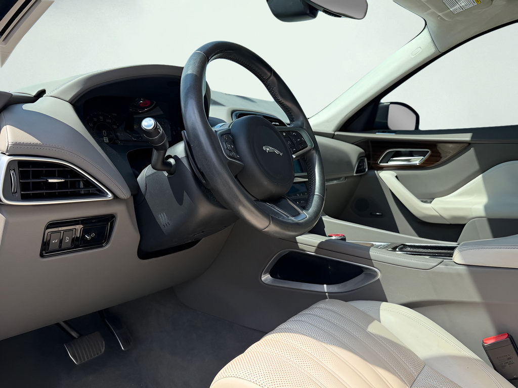 Used 2019 Jaguar F-PACE Portfolio AWD/4WD image 2