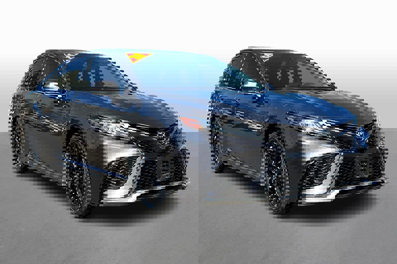 Used 2022 Toyota Camry XSE image 9