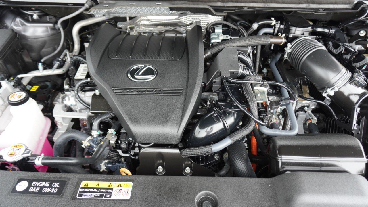 Certified 2025 Lexus RX 500h F Sport w/ Convenience Package AWD/4WD image 39