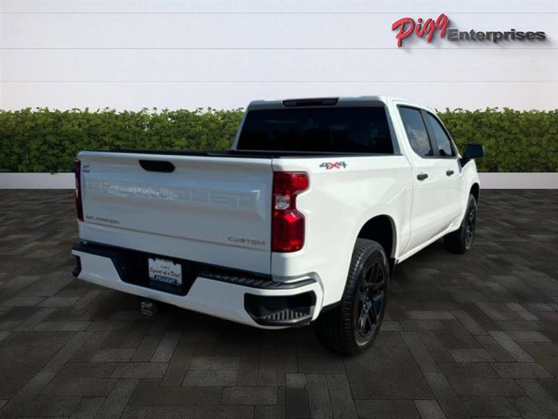 Used 2025 Chevrolet Silverado 1500 Custom image 9