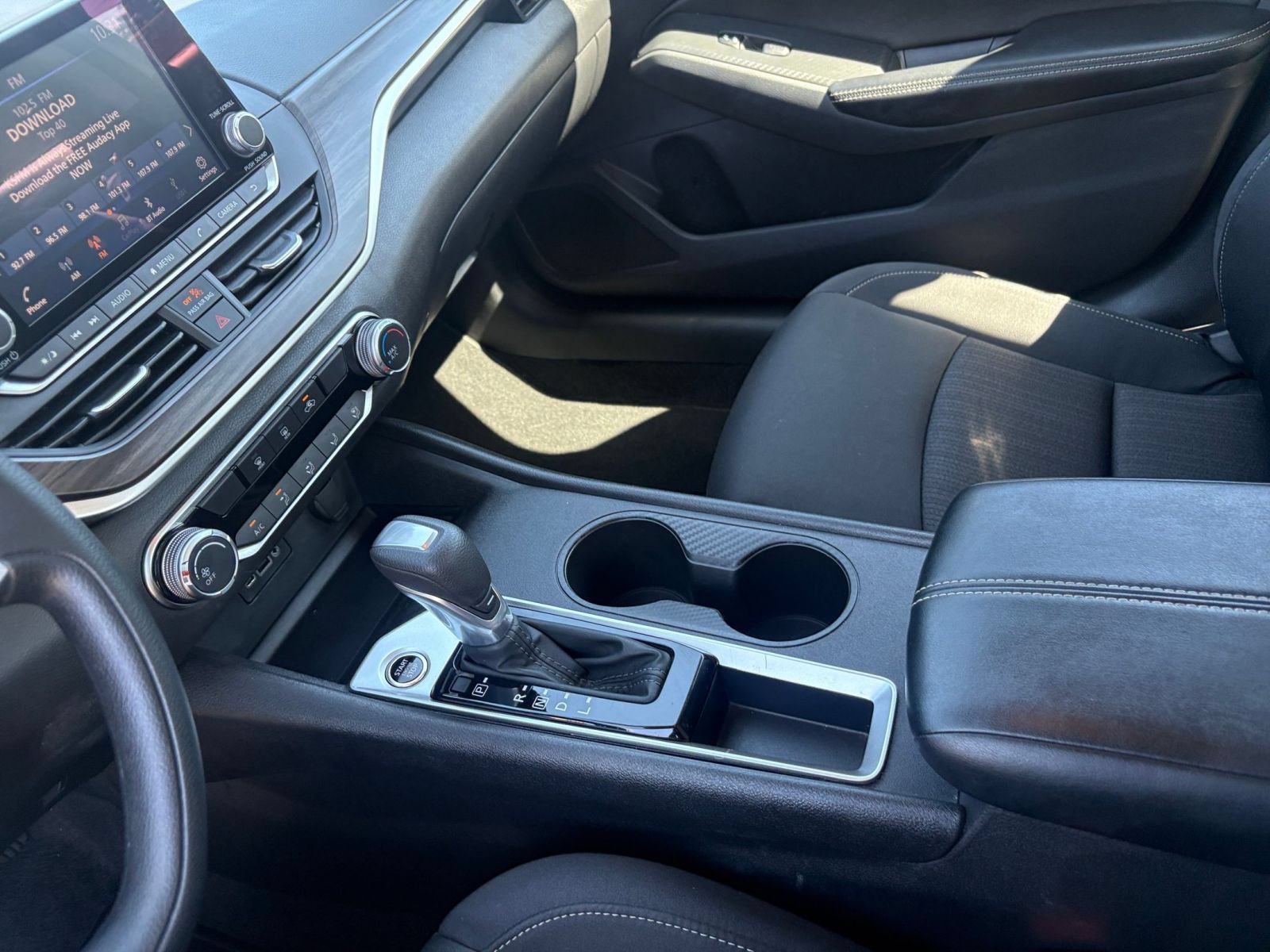 Used 2025 Nissan Altima 2.5 SV FWD image 42