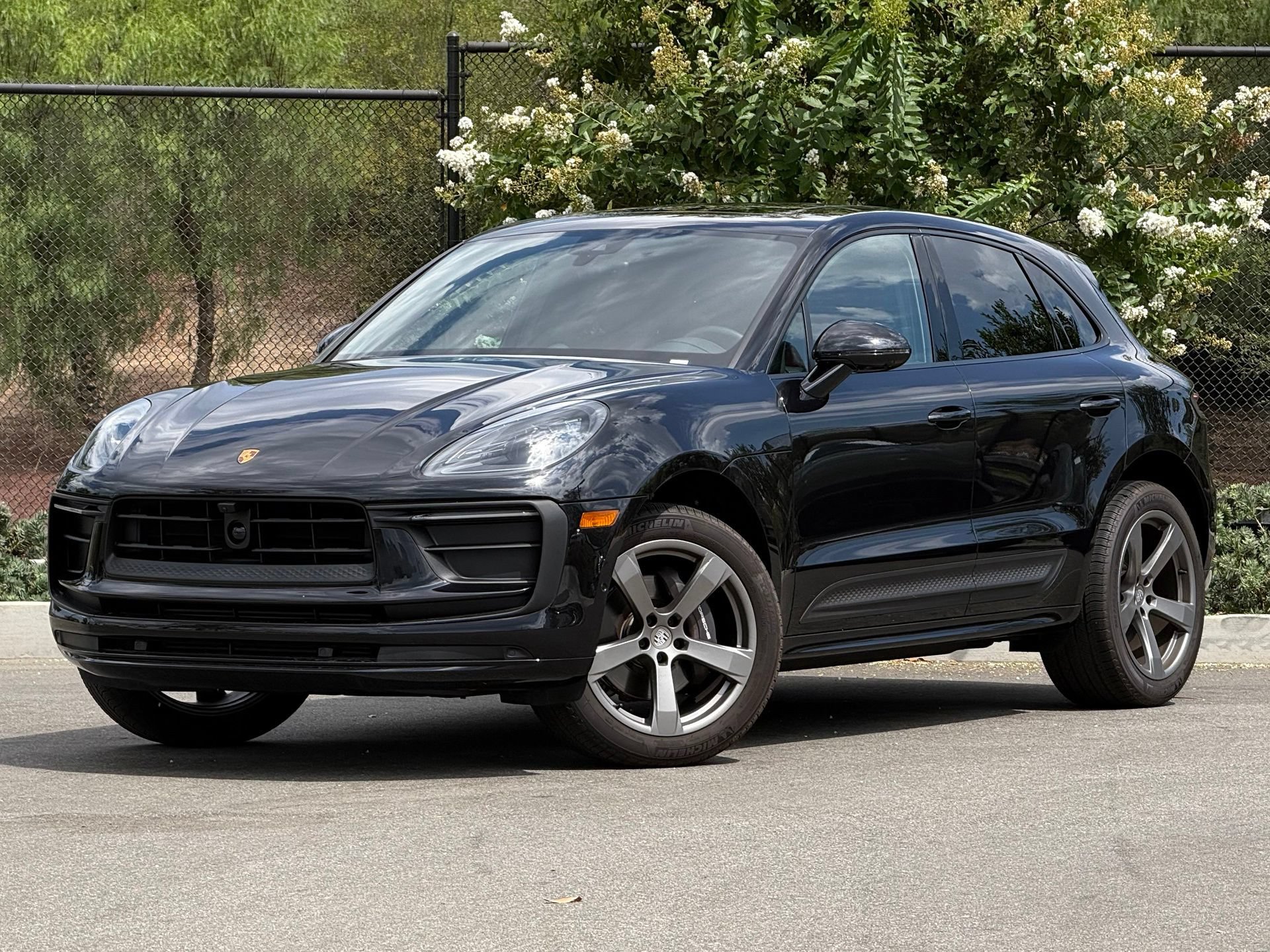 New 2025 Porsche Macan AWD/4WD image 1