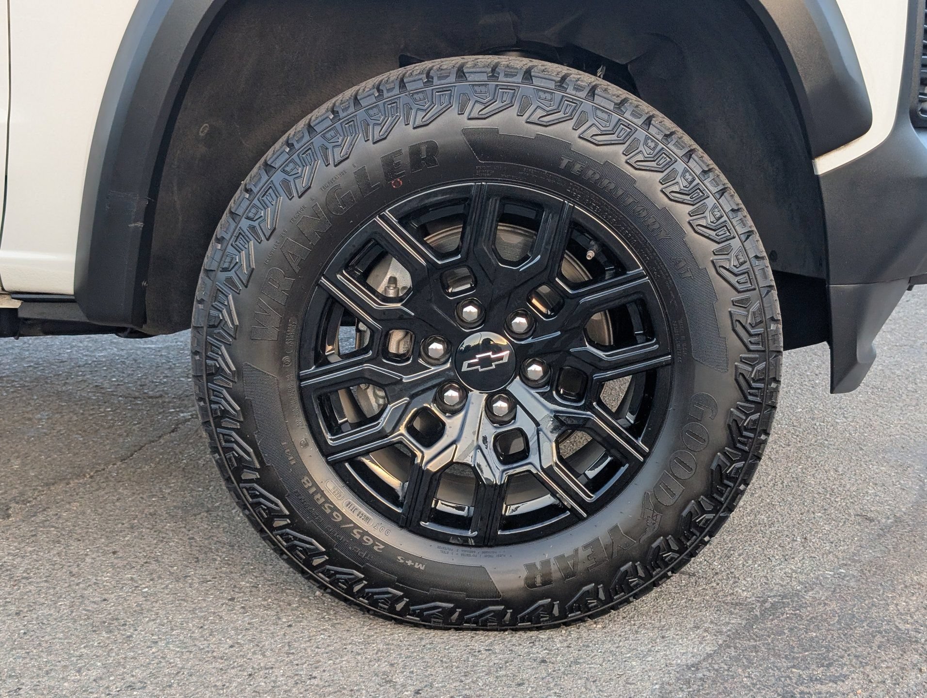 Used 2024 Chevrolet Colorado Trail Boss w/ Safety Package AWD/4WD image 6