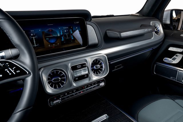Used 2025 Mercedes-Benz G 550 image 29