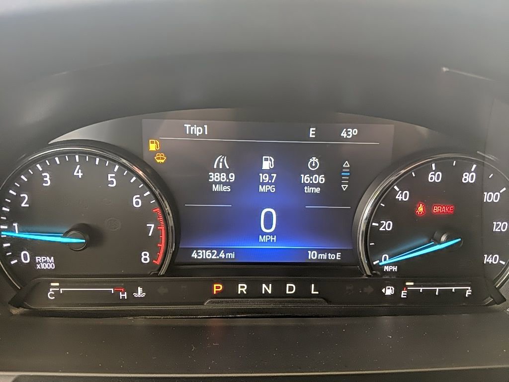 Used 2022 Ford Explorer XLT w/ Equipment Group 202A image 28