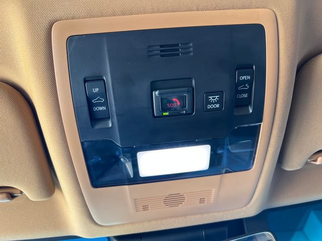 Used 2025 Lexus ES 300h w/ Premium Package FWD image 31