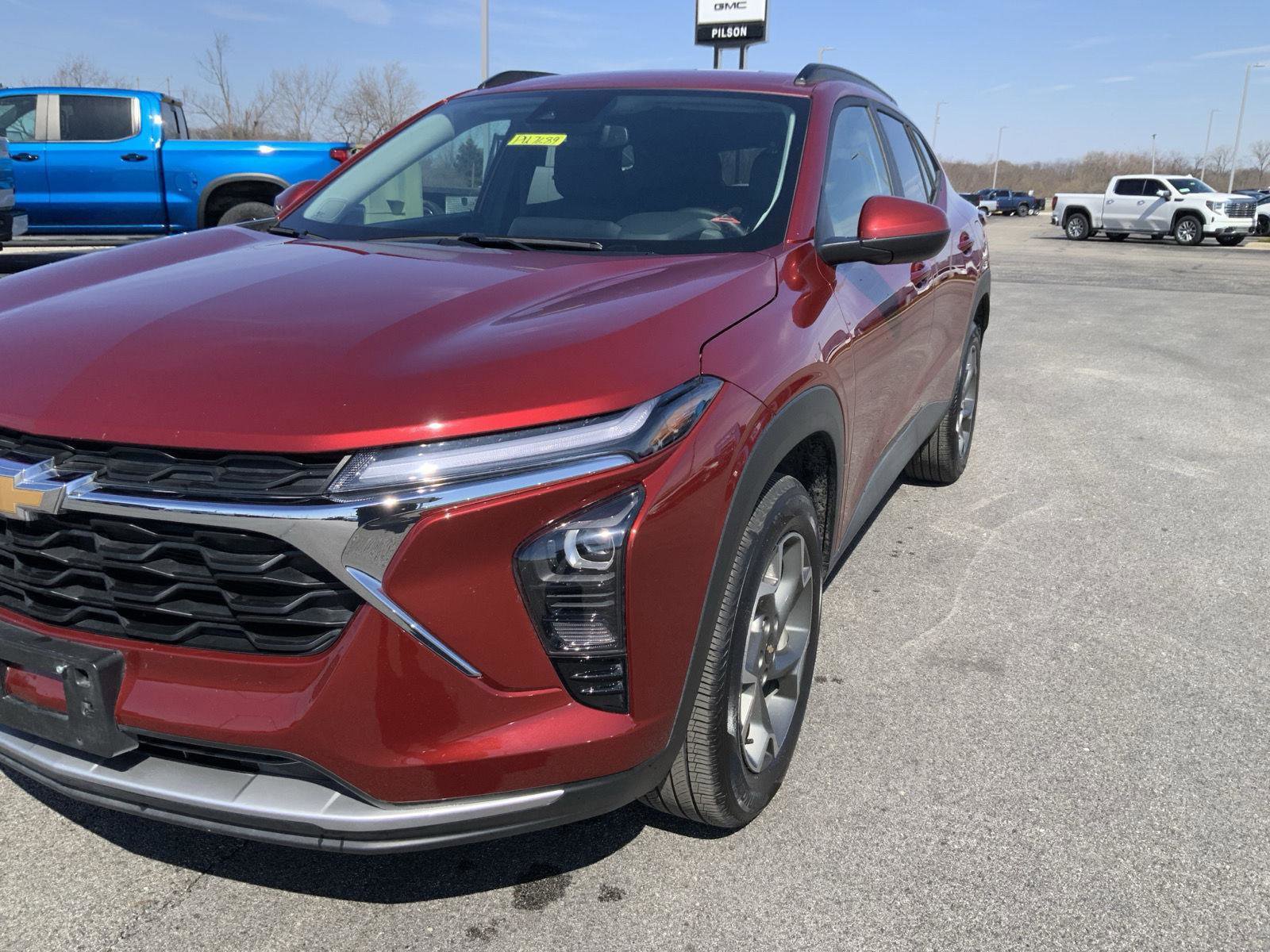 Used 2025 Chevrolet Trax LT w/ LT Convenience Package image 15