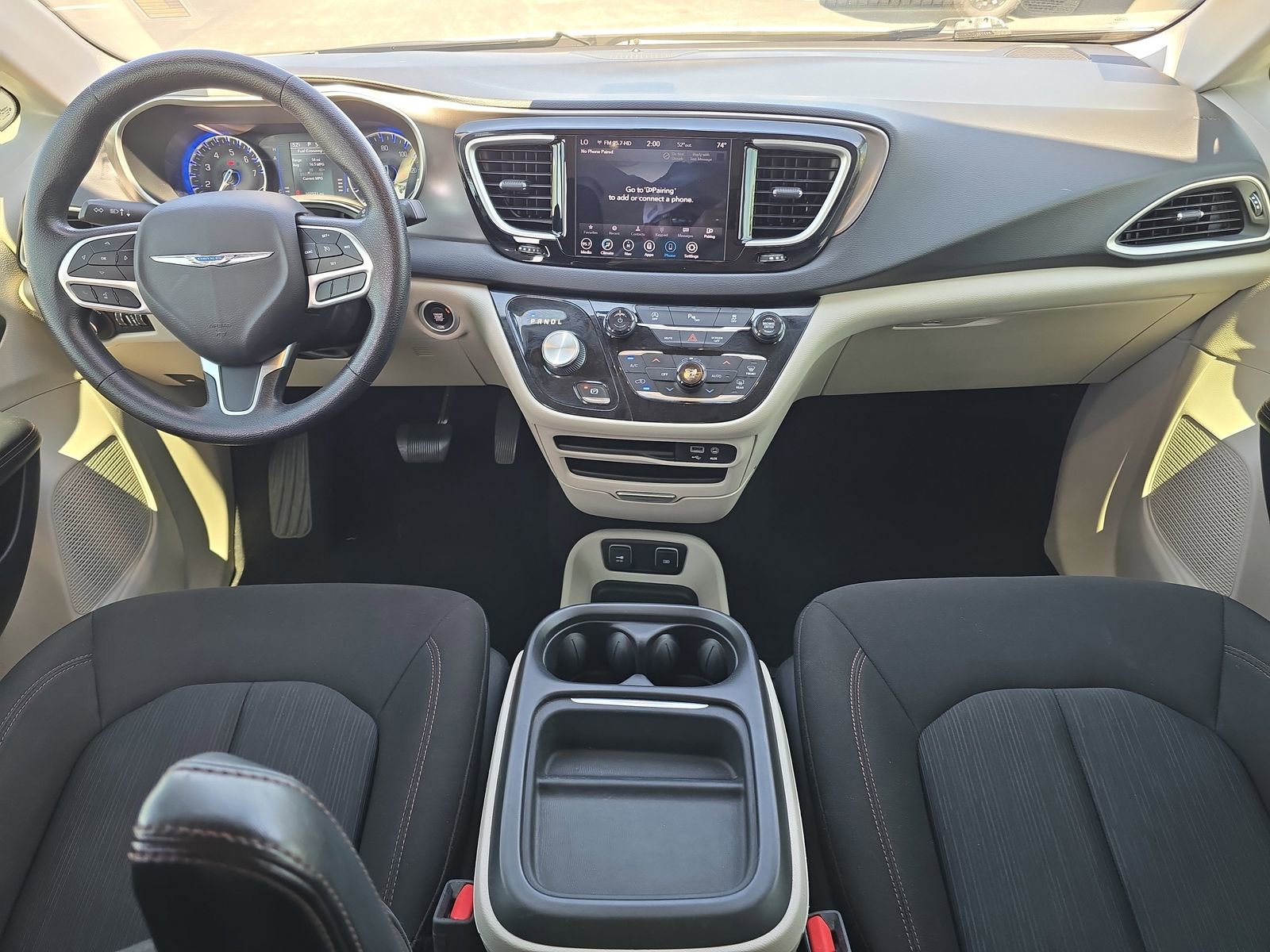 Used 2020 Chrysler Pacifica Touring image 8