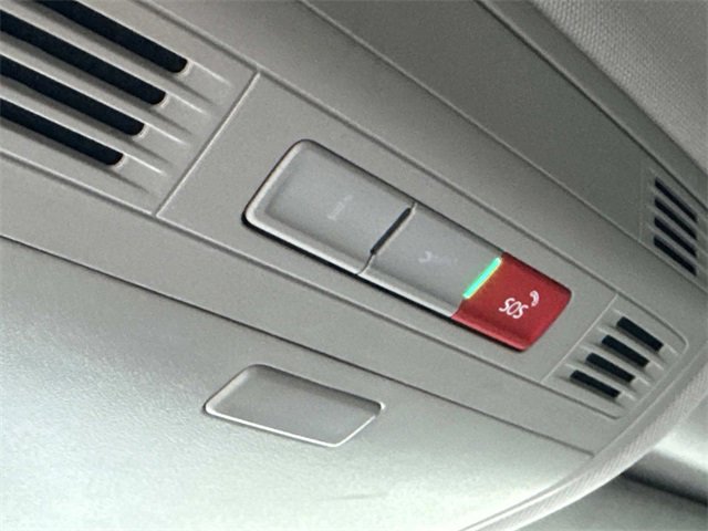 Certified 2023 Volkswagen Taos SE w/ Black Wheel Package image 29