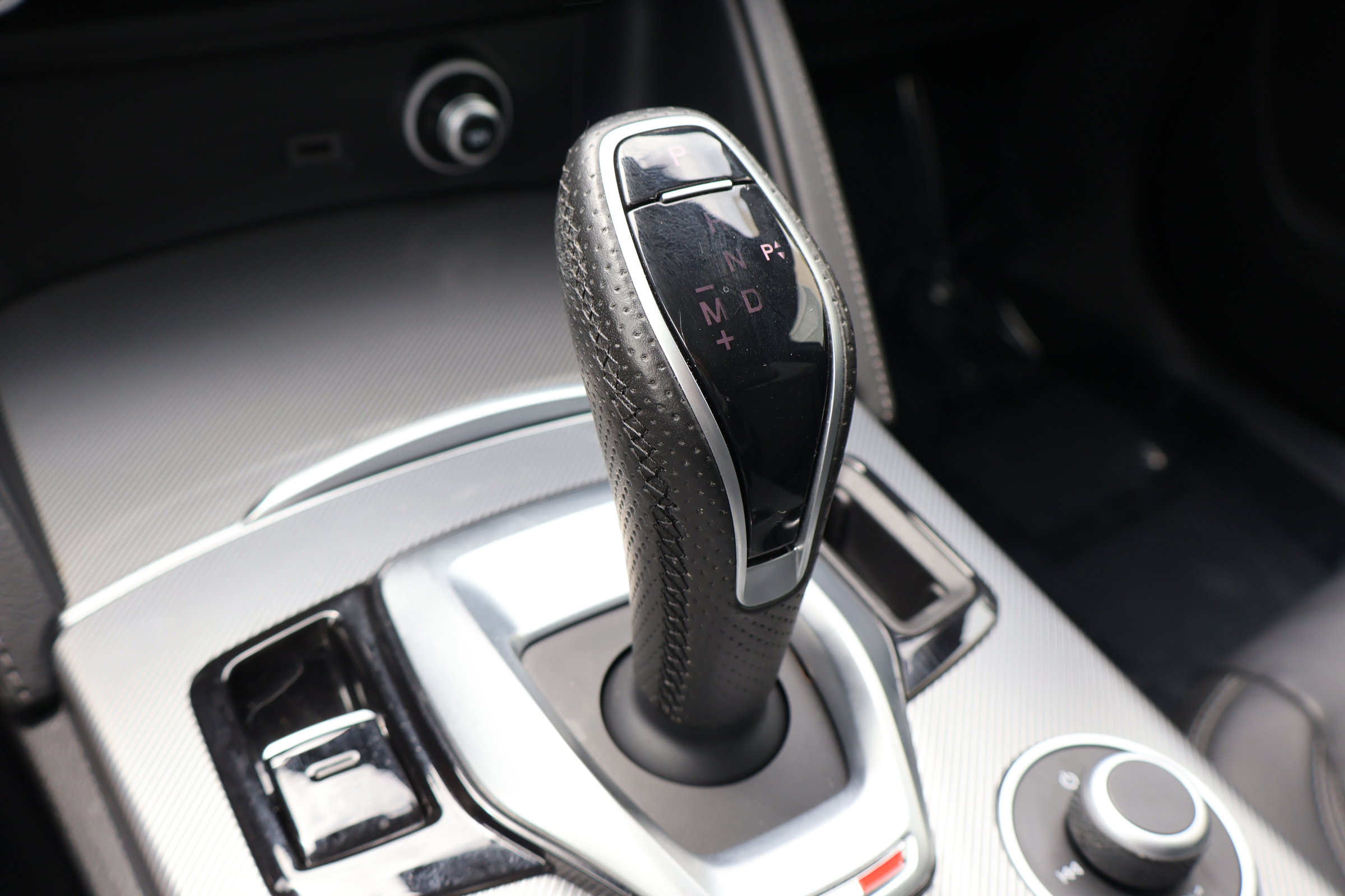 Used 2024 Alfa Romeo Stelvio Ti AWD/4WD image 28