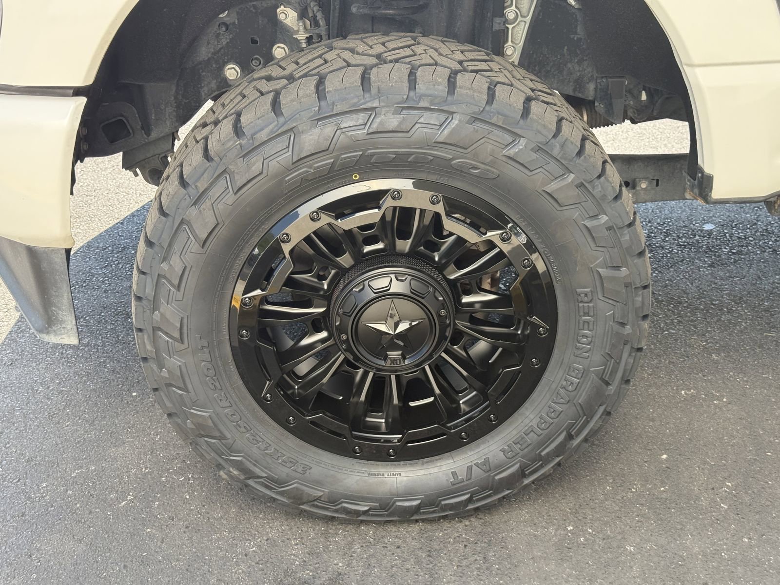 Used 2024 Ford F250 Platinum image 33