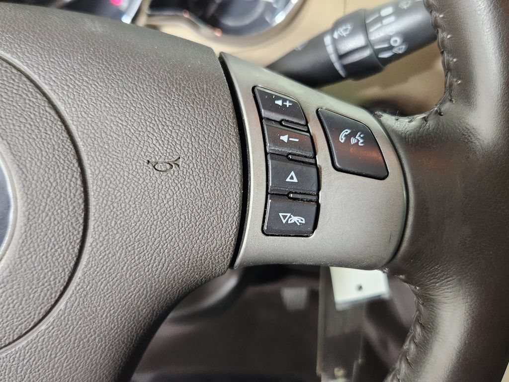 Used 2012 Chevrolet Malibu LTZ FWD image 17