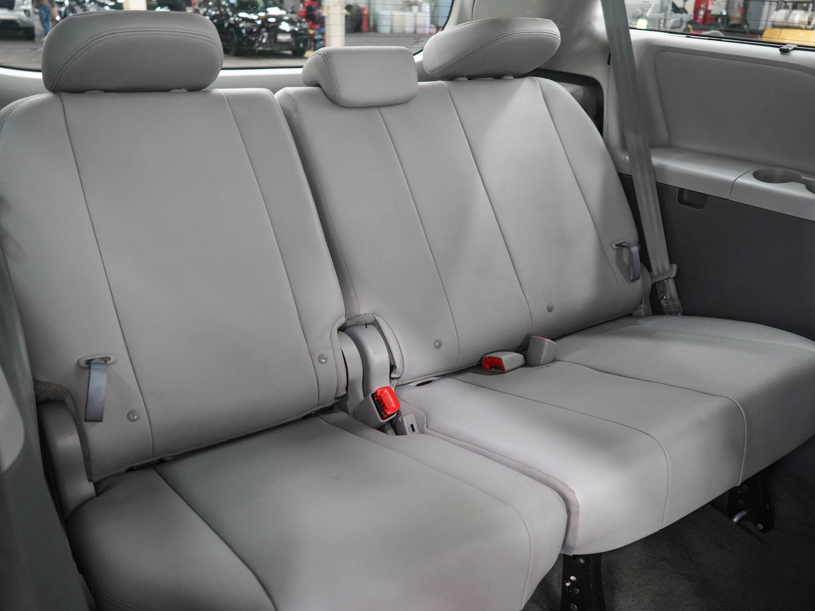 Used 2018 Toyota Sienna XLE FWD image 15