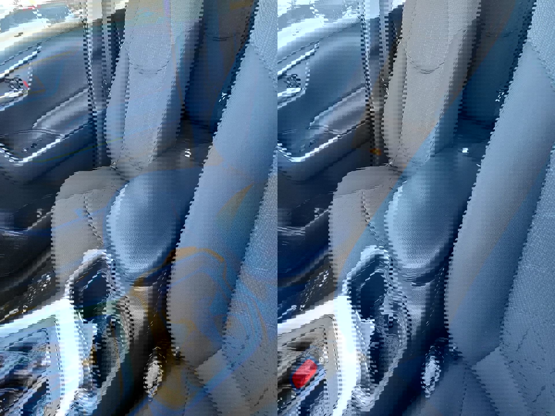 Used 2021 Toyota RAV4 XLE image 21