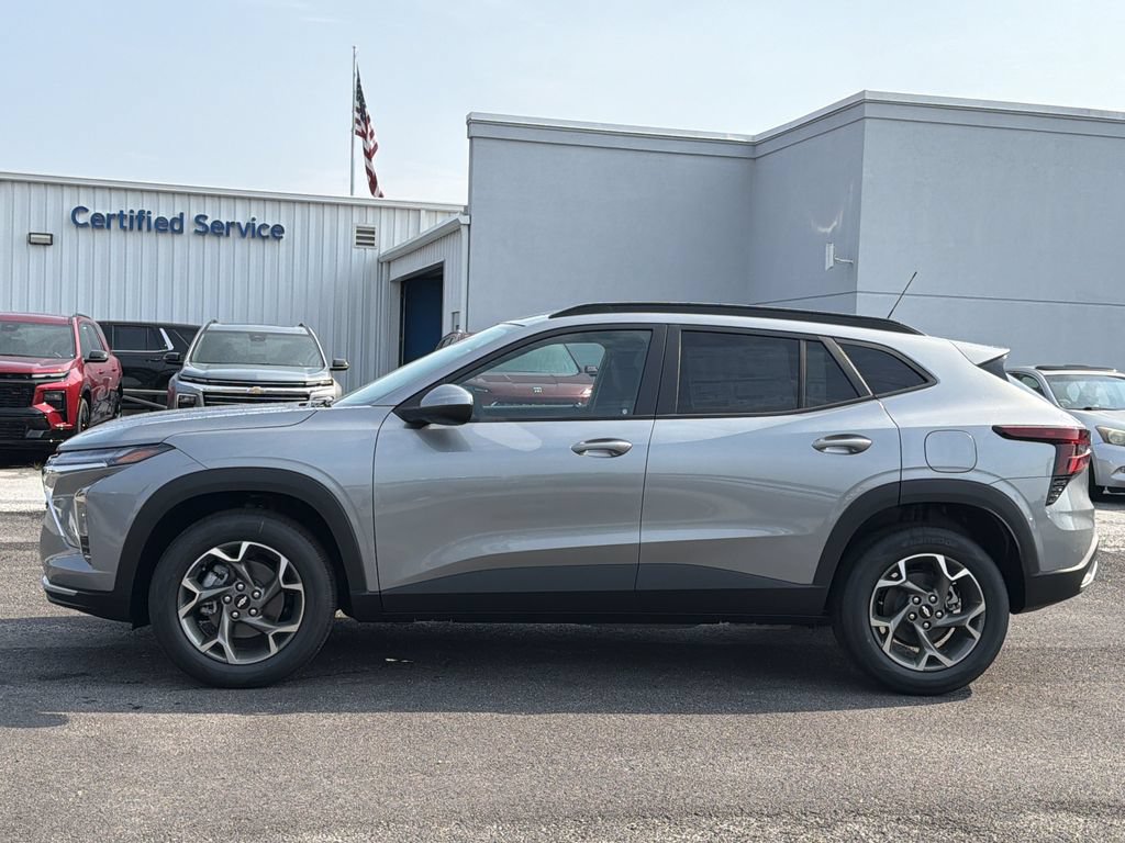 New 2026 Chevrolet Trax LT FWD image 2