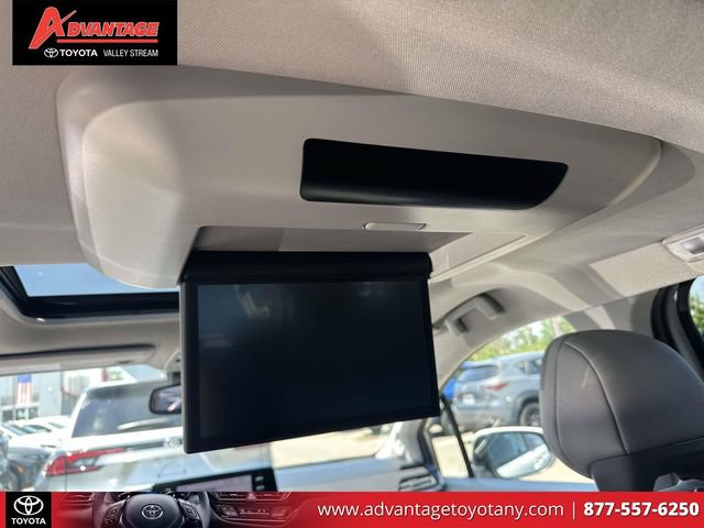 Certified 2023 Toyota Sienna Limited AWD/4WD image 16