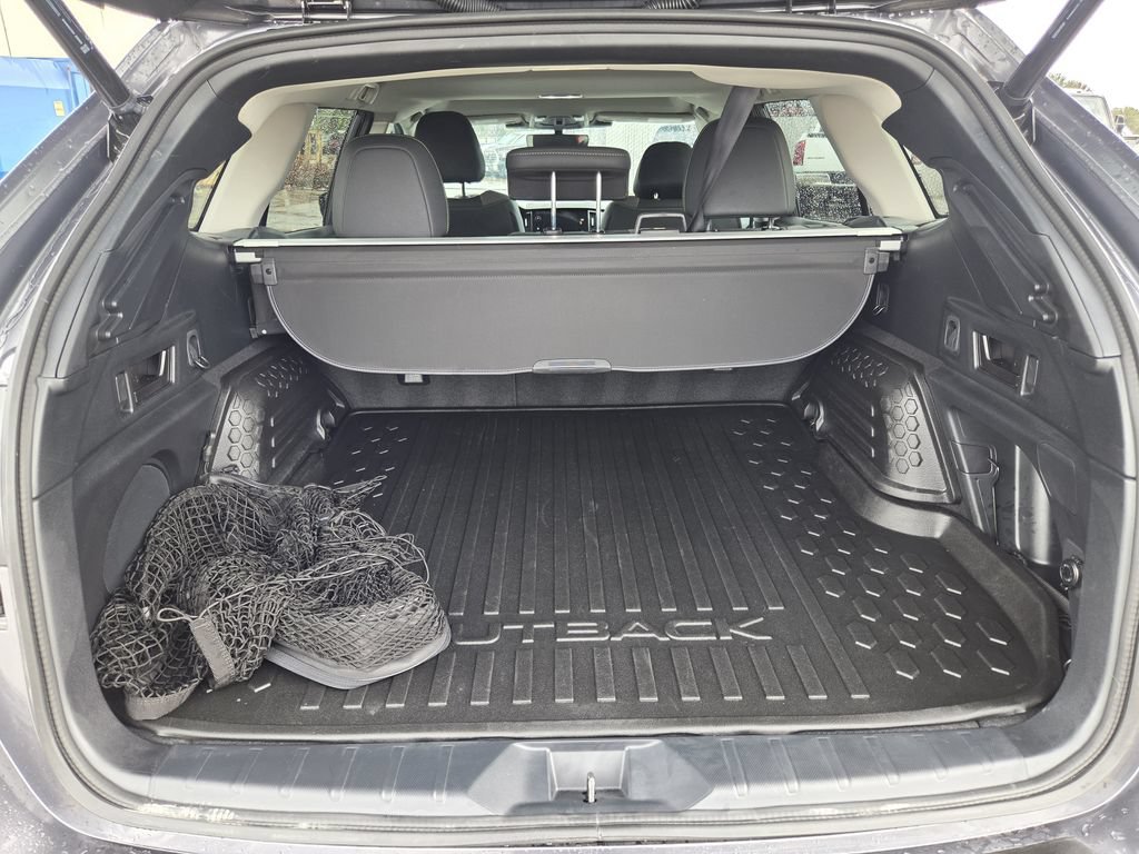 Used 2025 Subaru Outback Onyx Edition AWD/4WD image 29