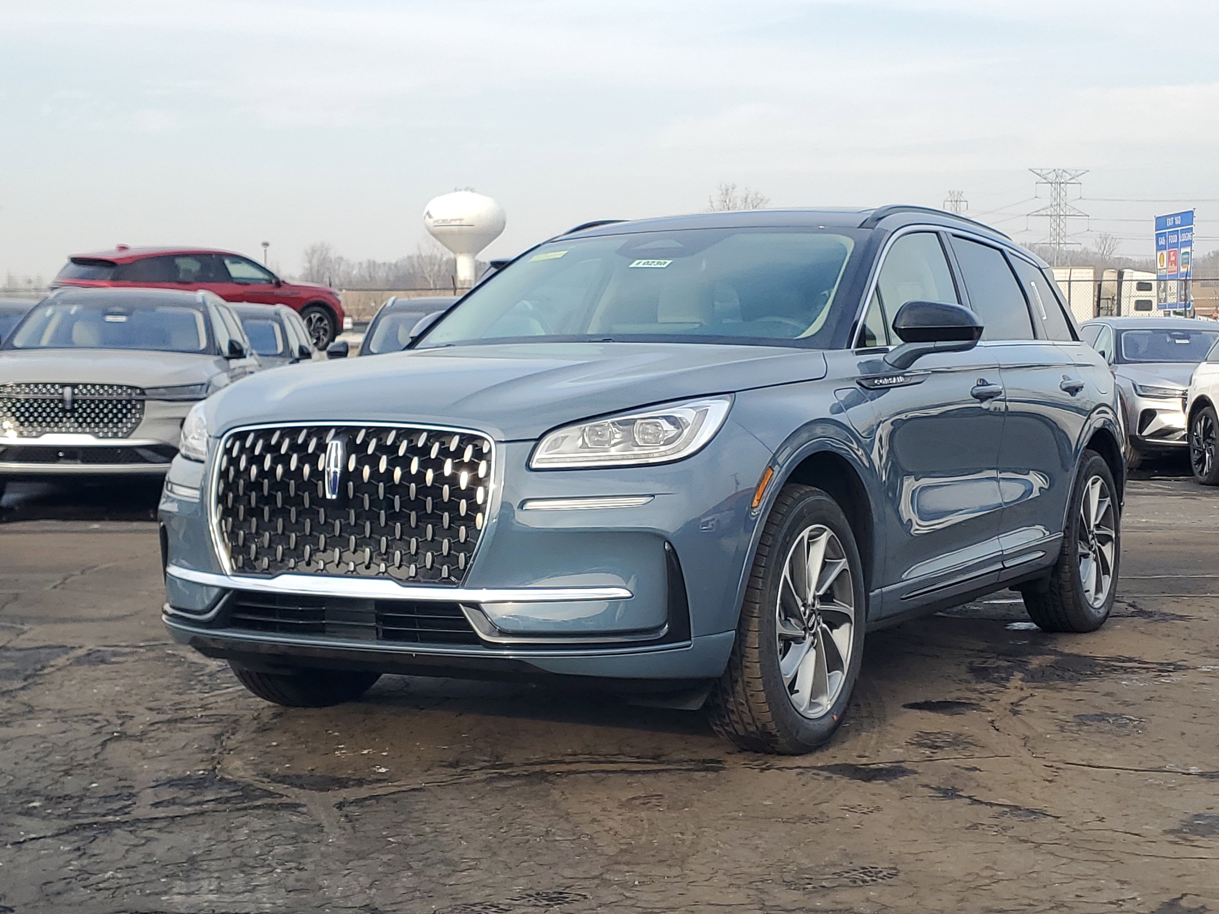 New 2026 Lincoln Corsair Grand Touring w/ Towing Package image 2