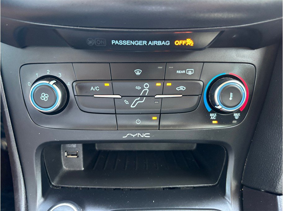 Used 2016 Ford Focus SE FWD image 23