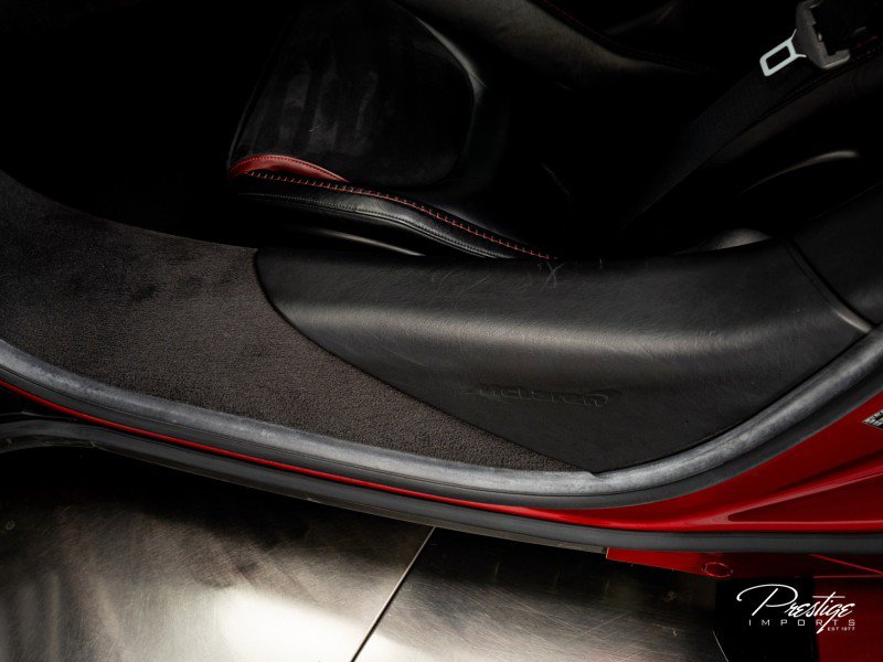 Used 2020 McLaren GT image 28