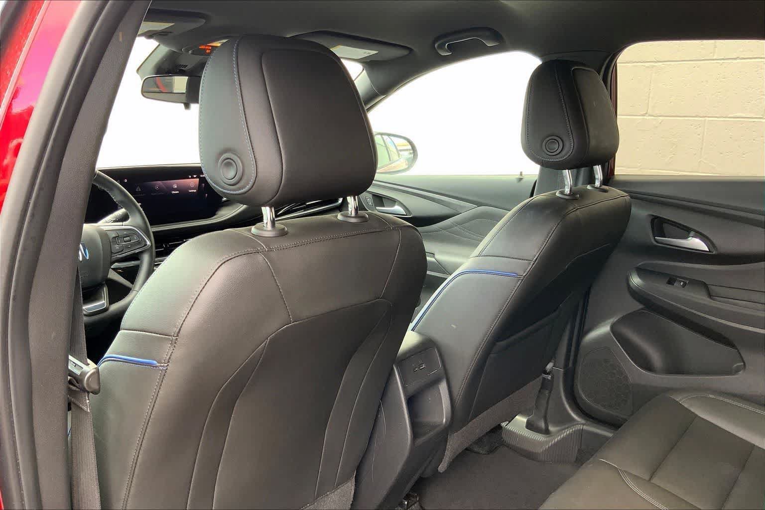 Used 2024 Buick Envista Sport Touring w/ Convenience I Package FWD image 12
