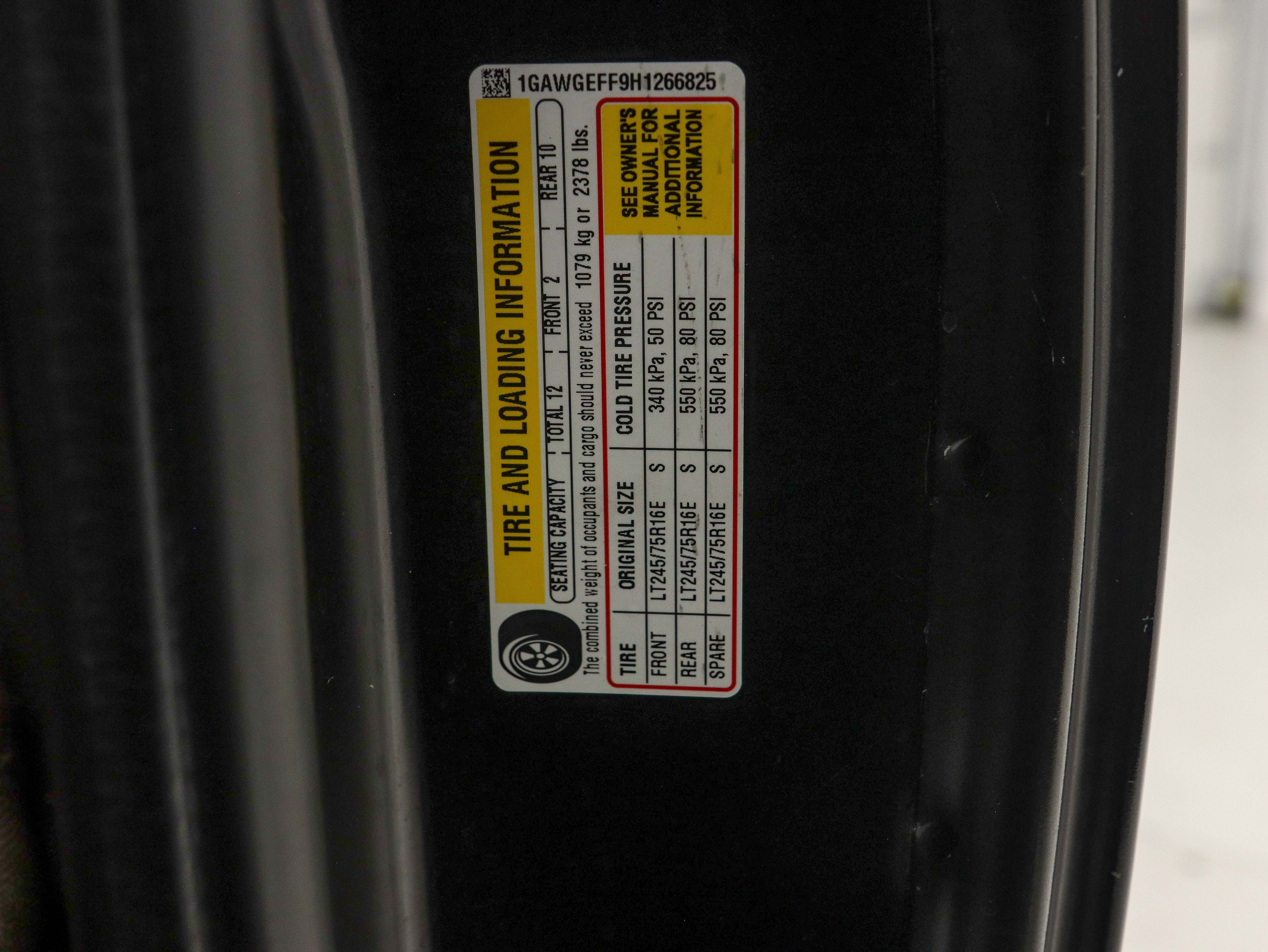 Used 2017 Chevrolet Express 2500 LS RWD image 21