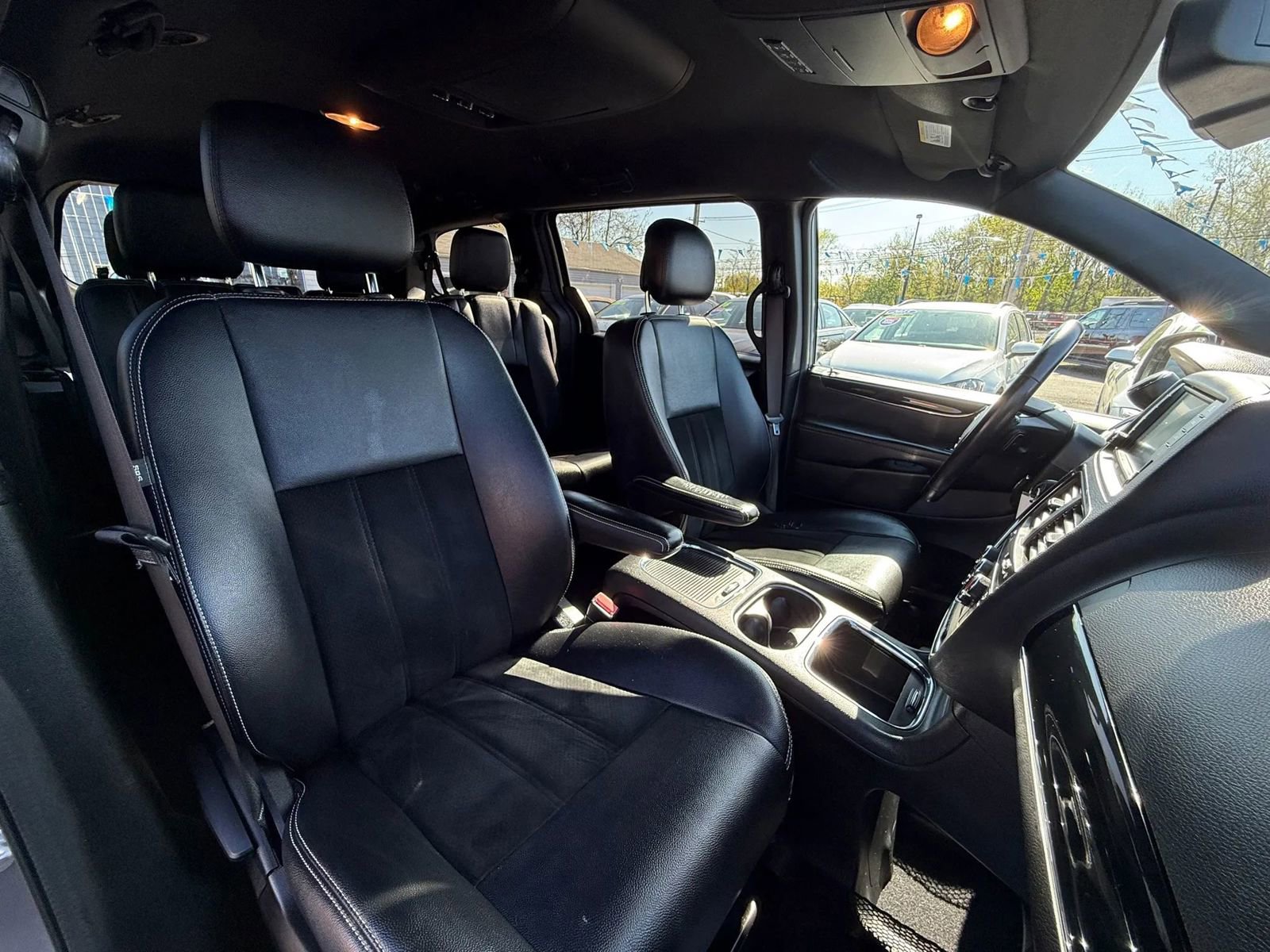 Used 2015 Dodge Grand Caravan SXT FWD image 58