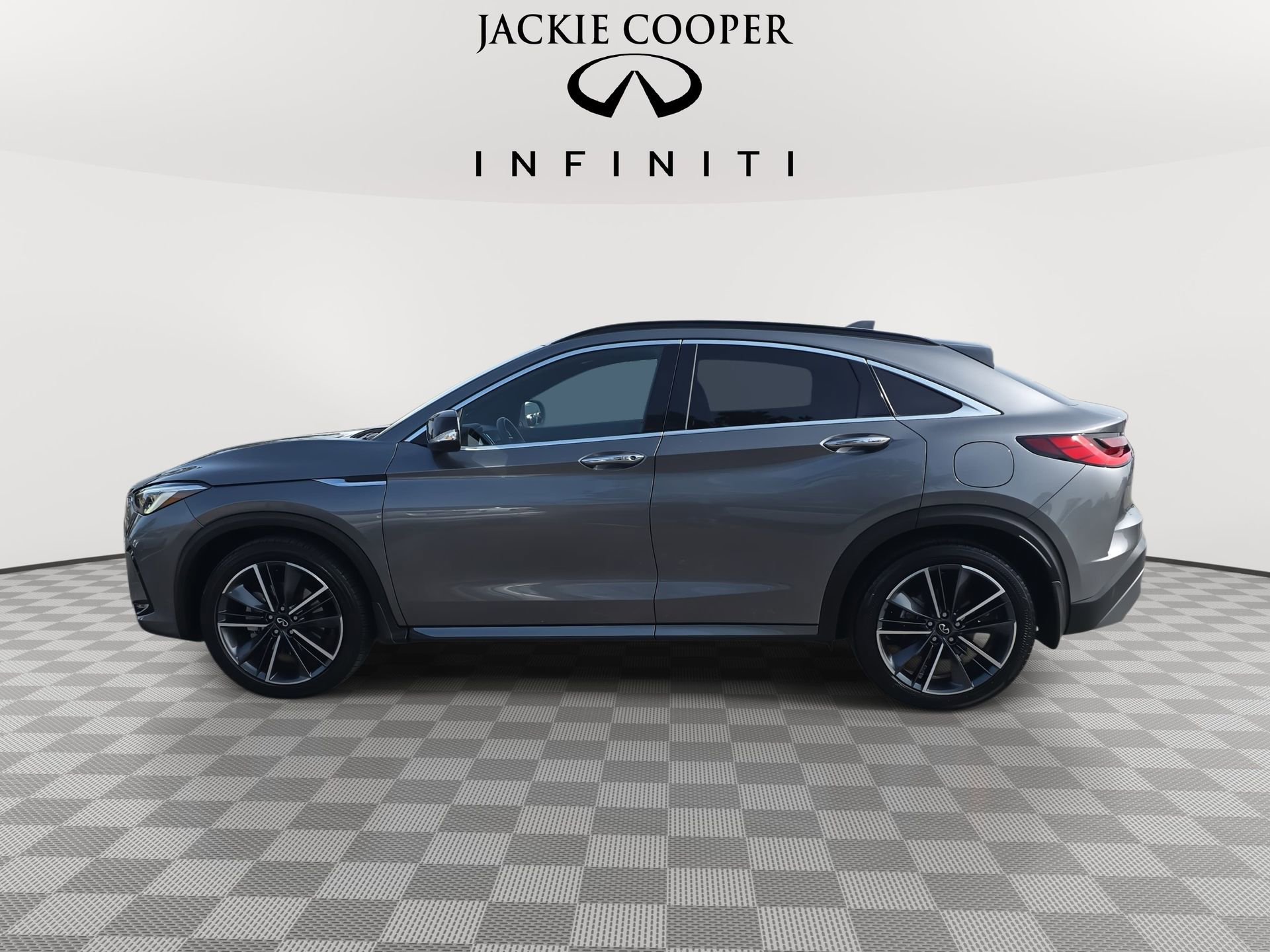 Certified 2025 INFINITI QX55 Essential image 8