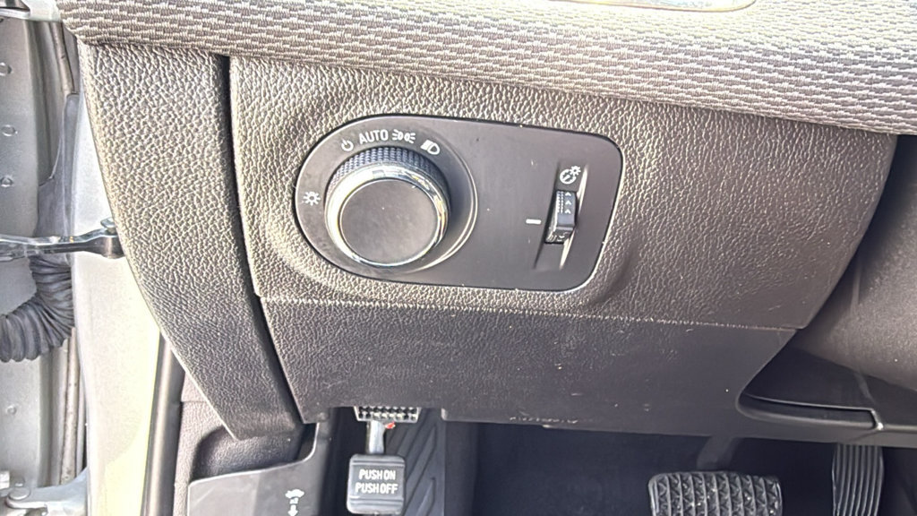 Used 2019 Chevrolet Cruze LT w/ LT Fleet Convenience Package FWD image 38