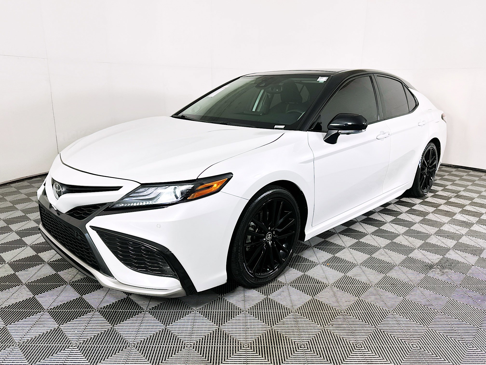 Used 2024 Toyota Camry XSE w/ Navigation Package FWD image 7