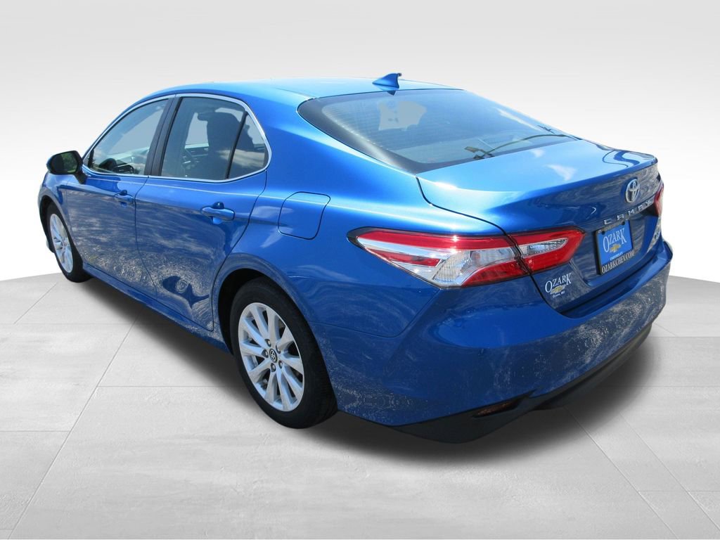Used 2019 Toyota Camry LE FWD image 3