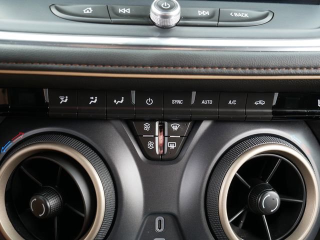 Used 2024 Chevrolet Blazer Premier AWD/4WD image 30