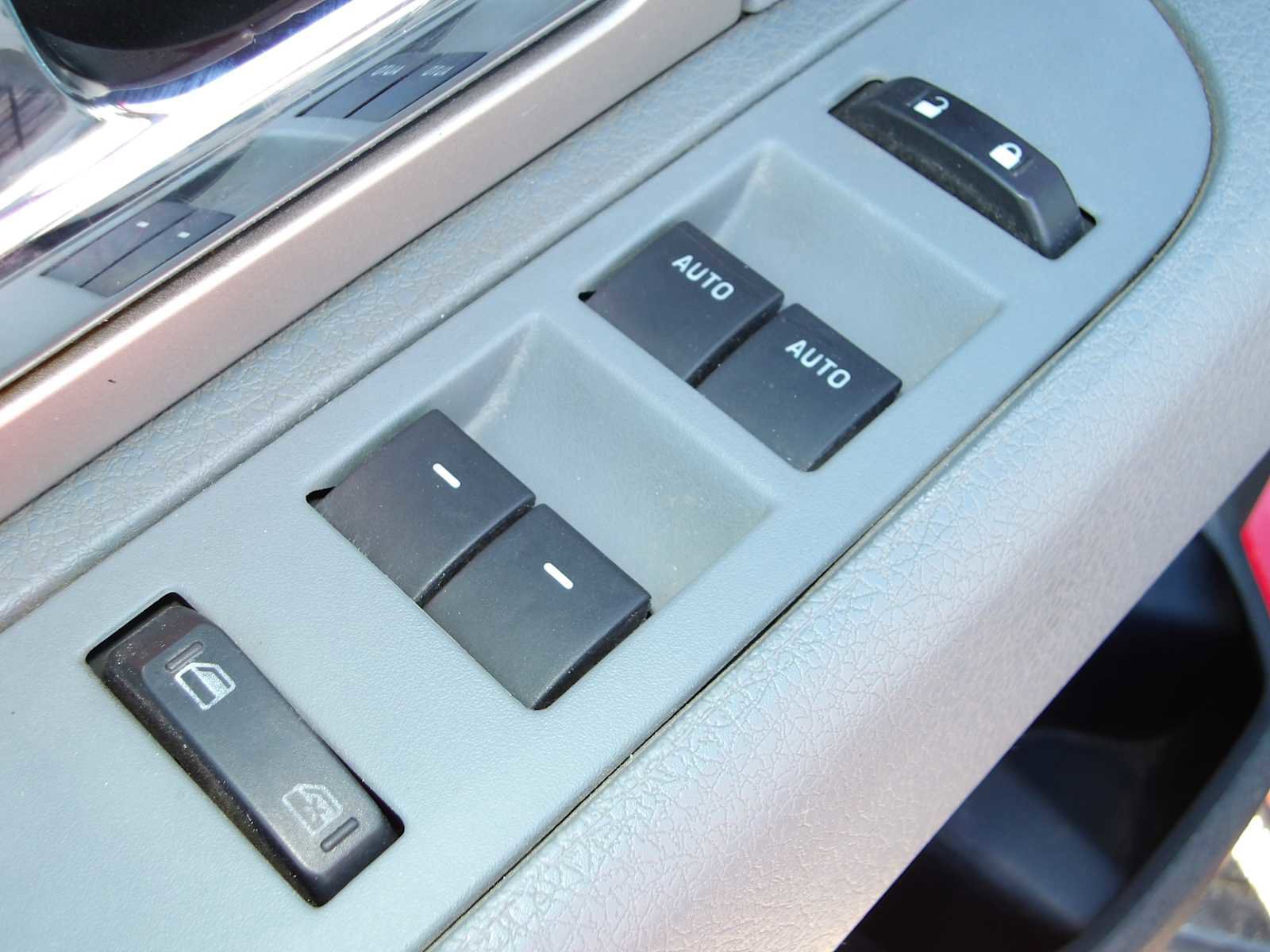 Used 2011 Ford F150 XLT w/ XLT Chrome Pkg image 16