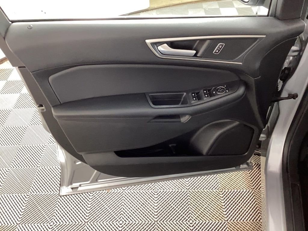 Used 2024 Ford Edge SEL image 17