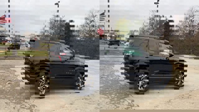 New 2026 Chevrolet Equinox LT w/ Convenience Package II image 9