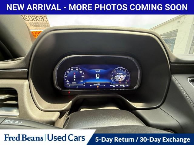 Used 2023 Chevrolet Suburban Z71 w/ Luxury Package AWD/4WD image 23