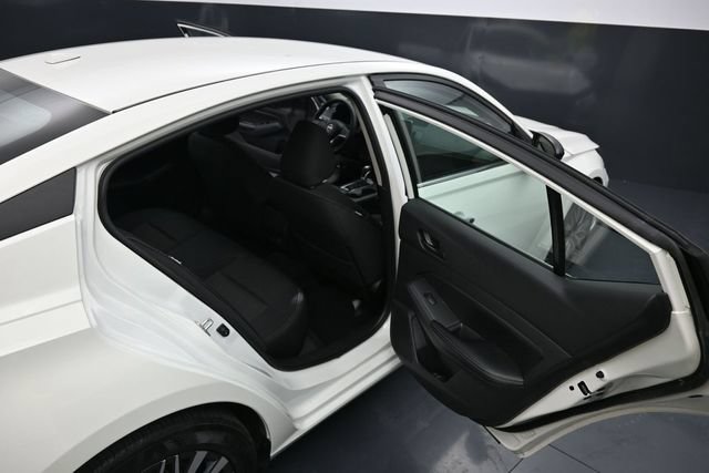 Used 2025 Nissan Altima 2.5 SV FWD image 28