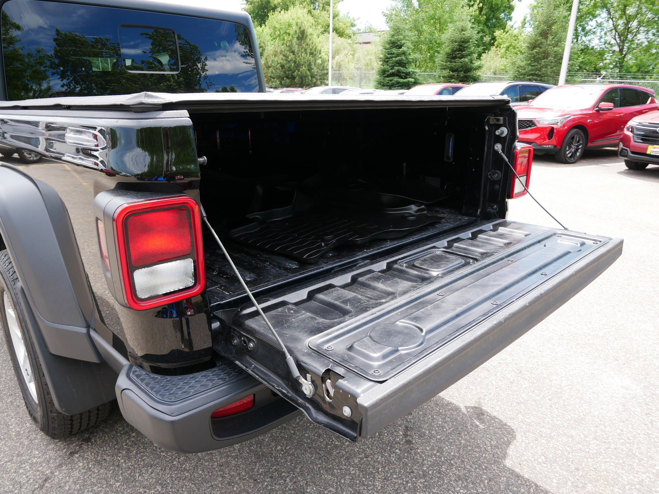 Used 2020 Jeep Gladiator Sport w/ Quick Order Package 24S AWD/4WD image 18