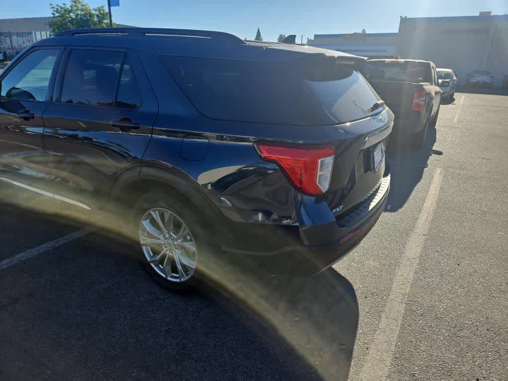 Certified 2023 Ford Explorer XLT w/ Equipment Group 202A RWD image 5