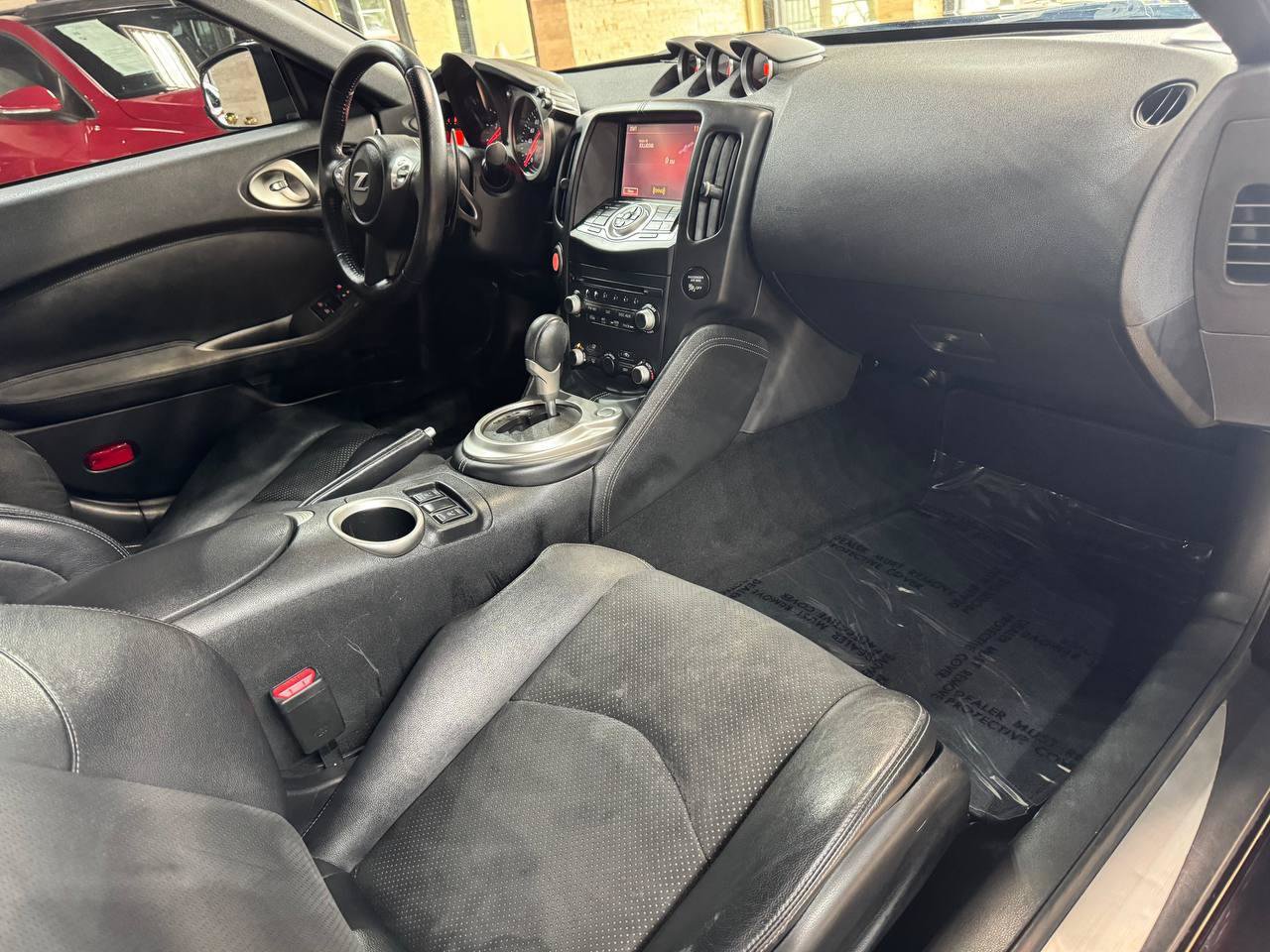 Used 2016 Nissan 370Z Touring RWD image 9