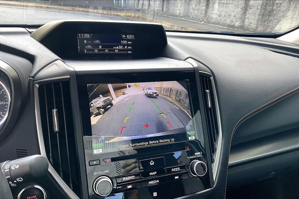 Used 2019 Subaru Crosstrek 2.0i Limited w/ Moonroof Package w/Navigation AWD/4WD image 9