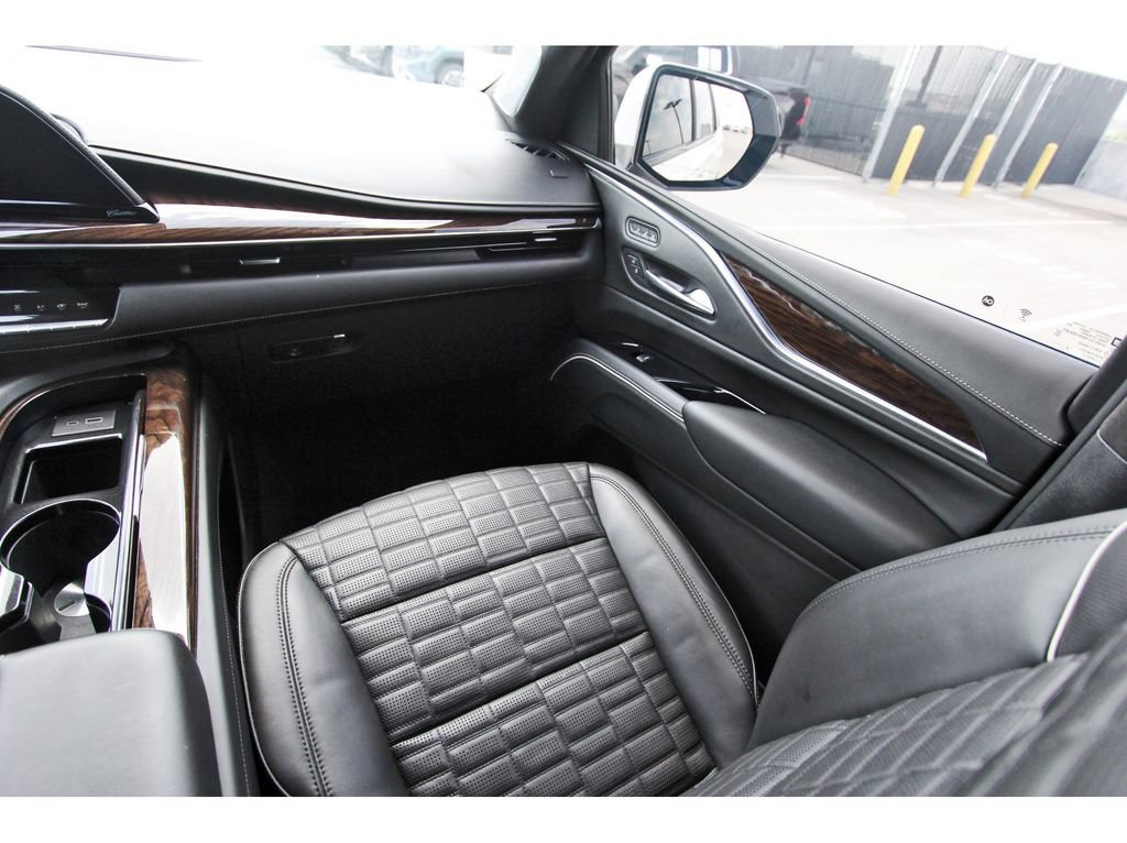 Used 2023 Cadillac Escalade Sport Platinum RWD image 10