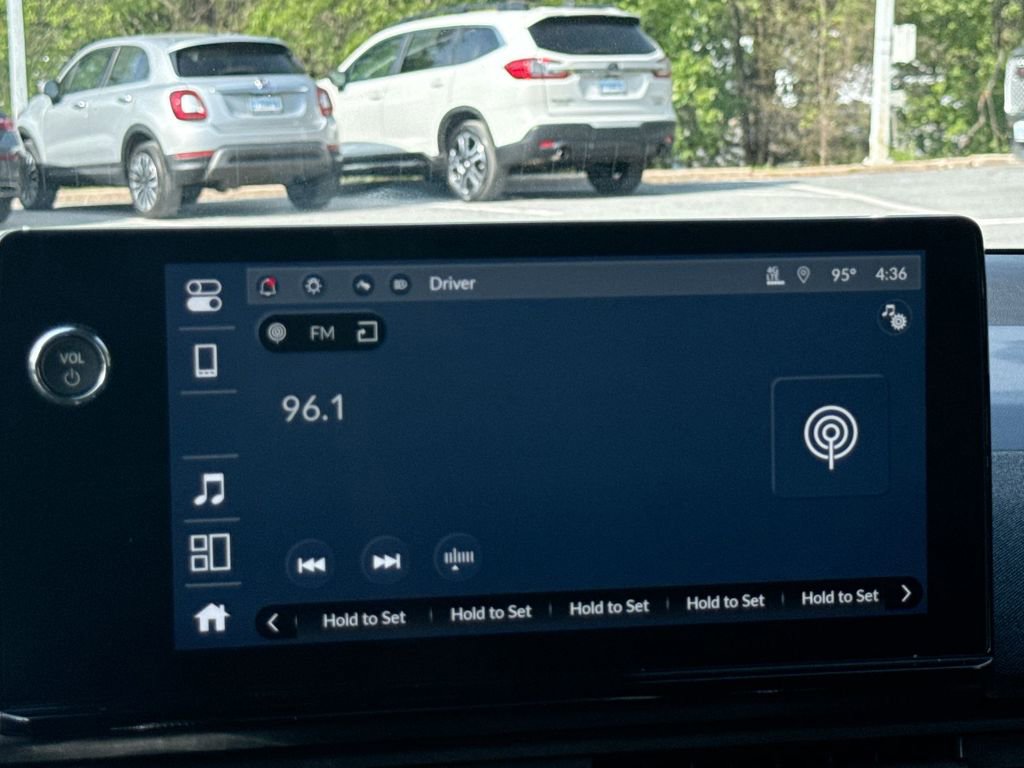 Used 2024 Honda Prologue EX image 12