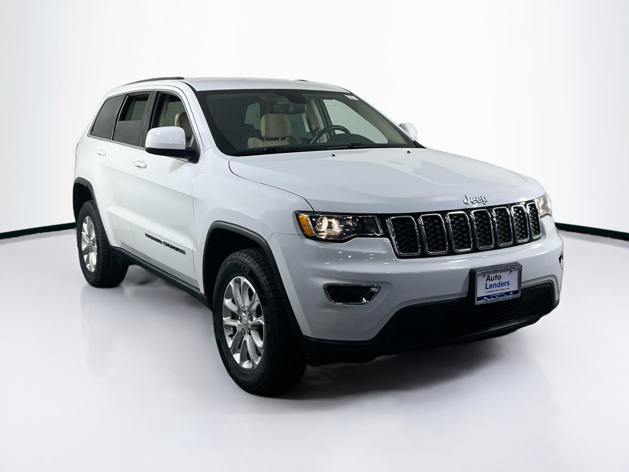 Used 2022 Jeep Grand Cherokee Laredo E image 3