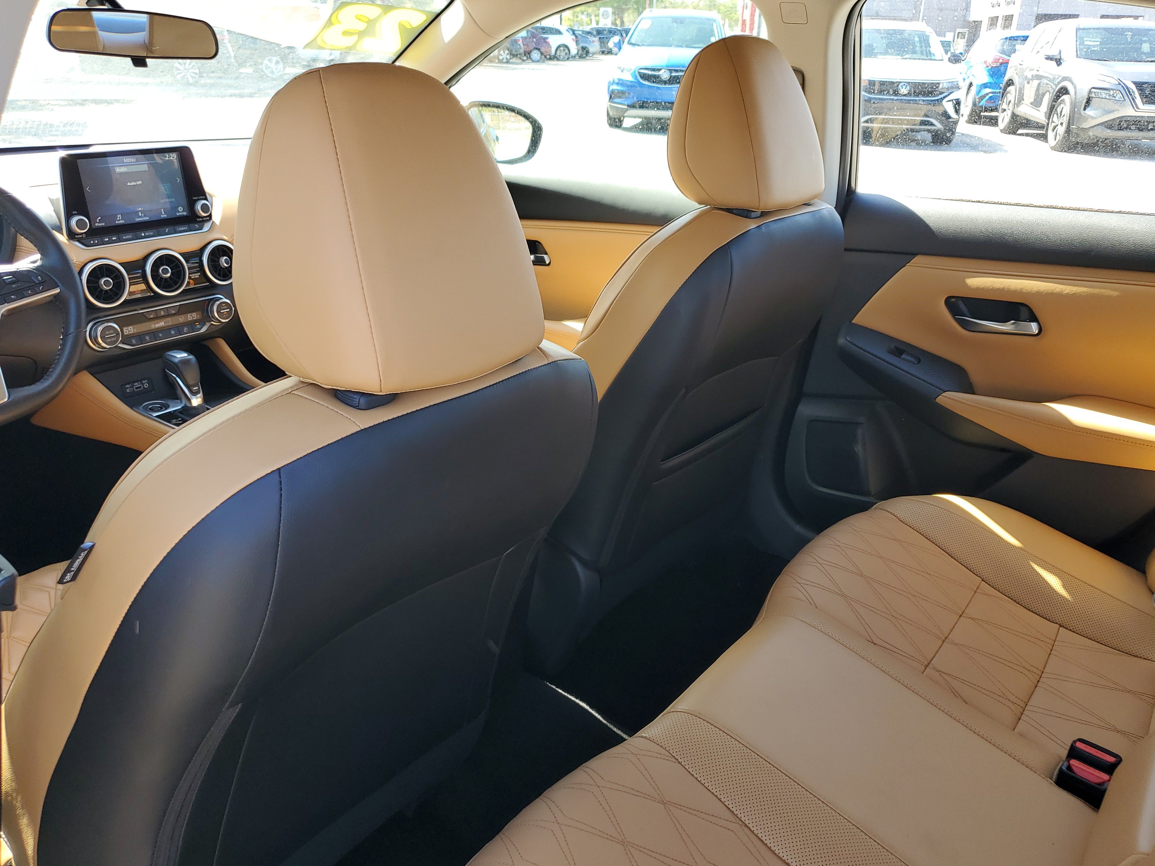 Used 2023 Nissan Sentra SV w/ SV Premium Package FWD image 6