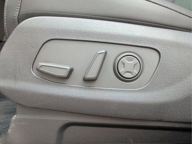 New 2026 Kia Carnival EX image 29