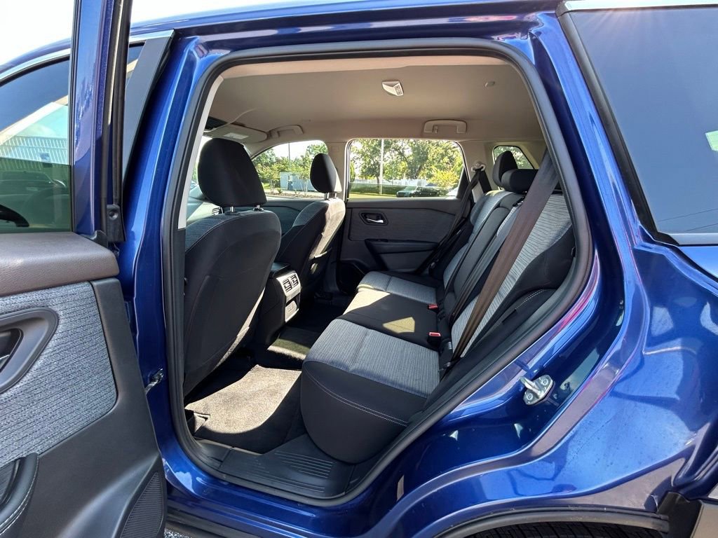 Used 2023 Nissan Rogue SV AWD/4WD image 56