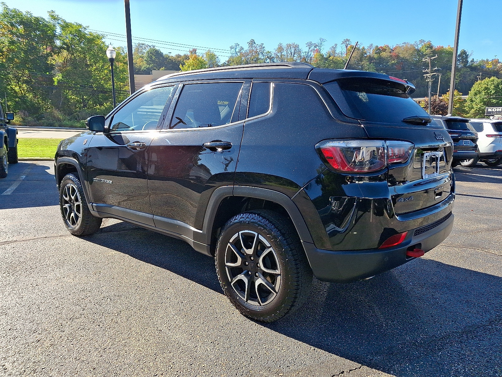 Certified 2024 Jeep Compass Trailhawk AWD/4WD image 6