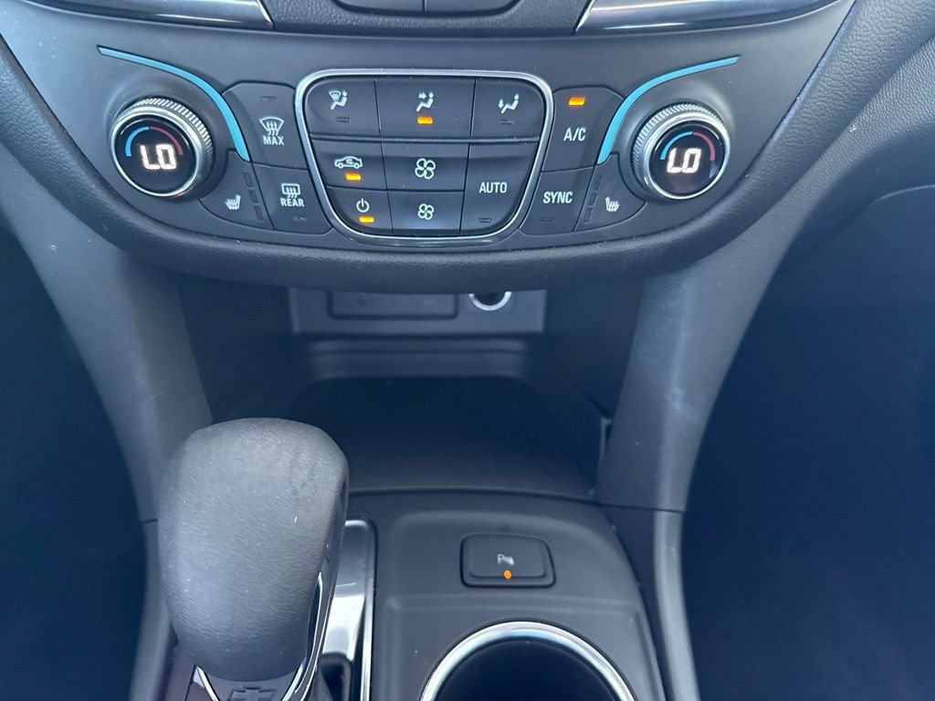 Used 2024 Chevrolet Equinox LT FWD image 23